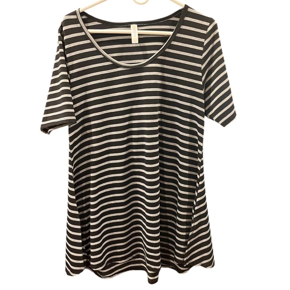 NWOT LuLaRoe Sz Lg Ladies Top